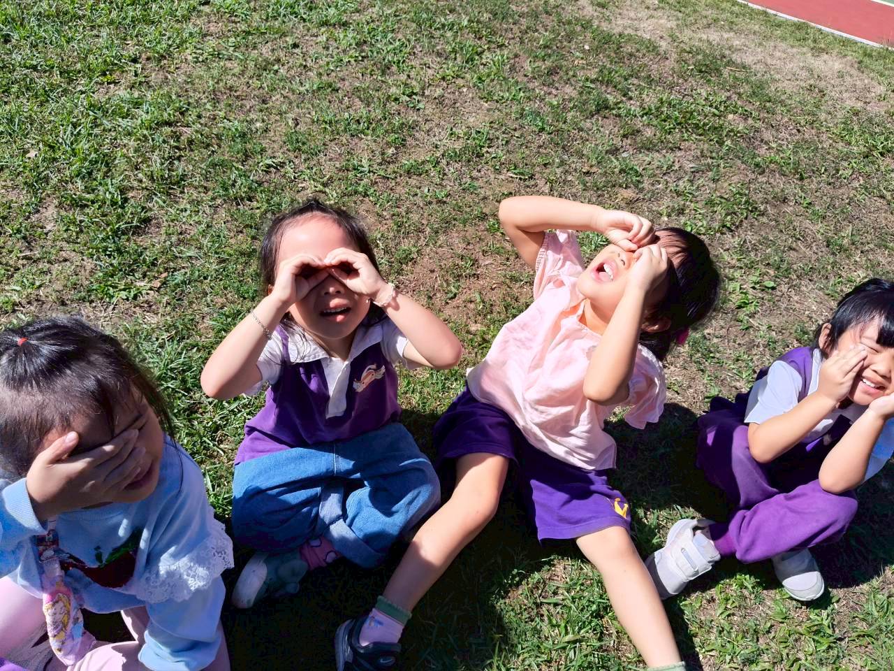 Winnie114.11.06主題活動~生活中的葉子