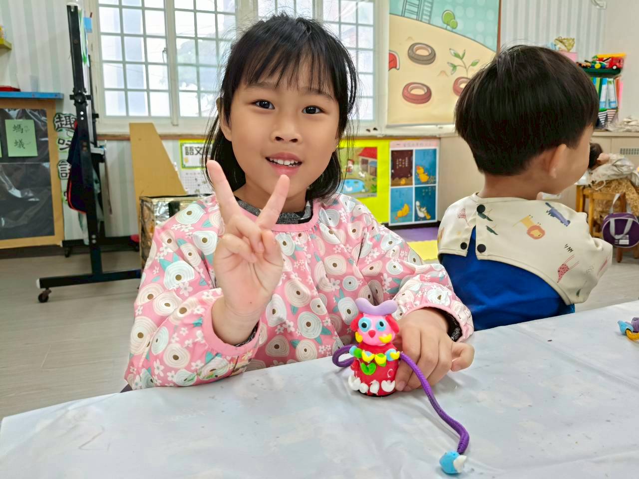 Winnie115.03.27美術立體工~小木偶