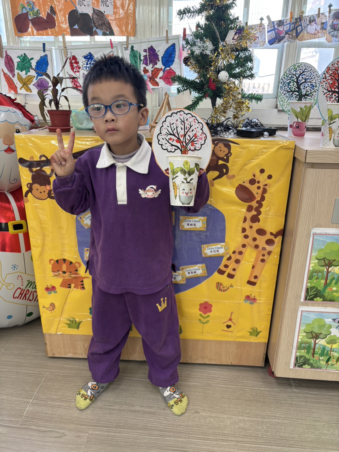 Dora1141208美勞活動~點點樹