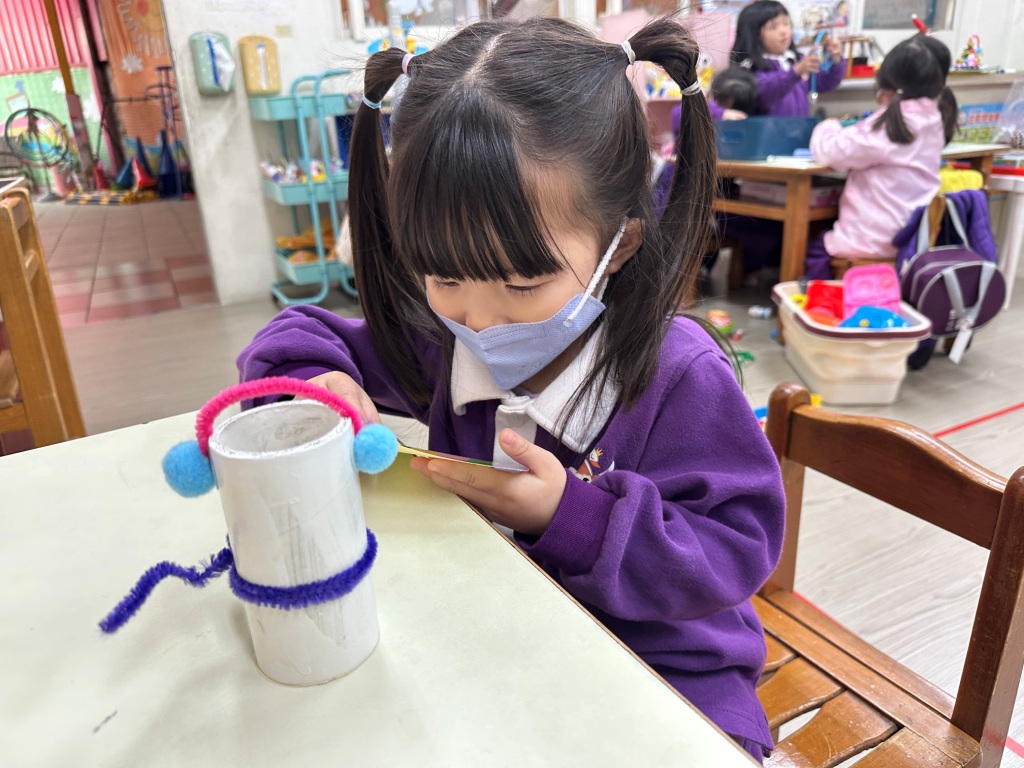 Snoopy114.12.17聖誕節作品DIY(雪人筆筒)