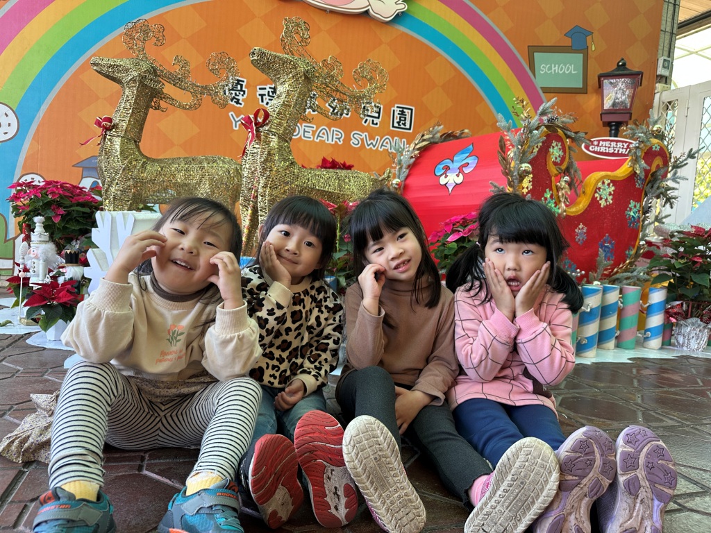 Snoopy114.12.17校園聖誕佈置