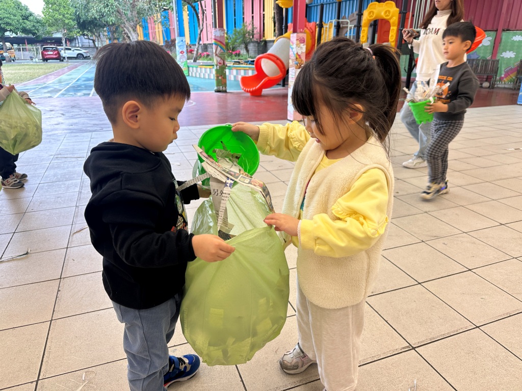 Snoopy115.01.16澆水遊戲(主題)