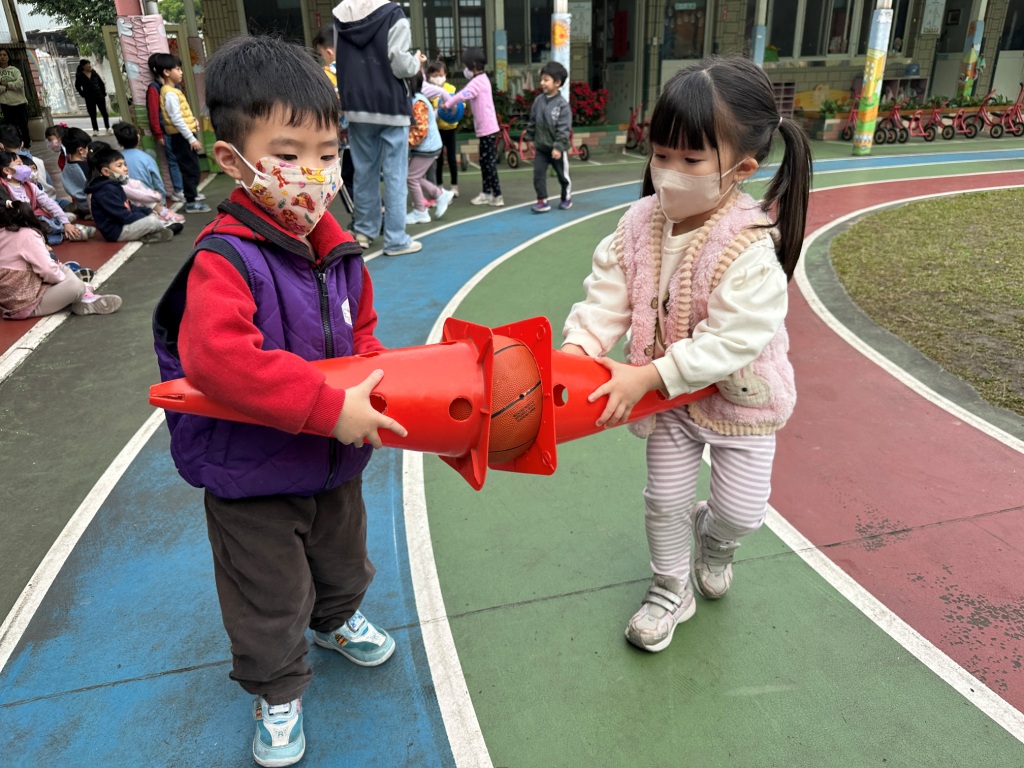 Snoopy115.02.06晨間活動-合作遊戲