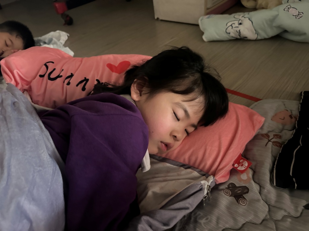 Snoopy115.02.23開學日好想睡