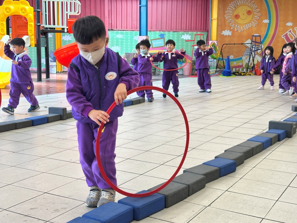 Snoopy115.03.12大肌肉活動-平衡-海綿磚