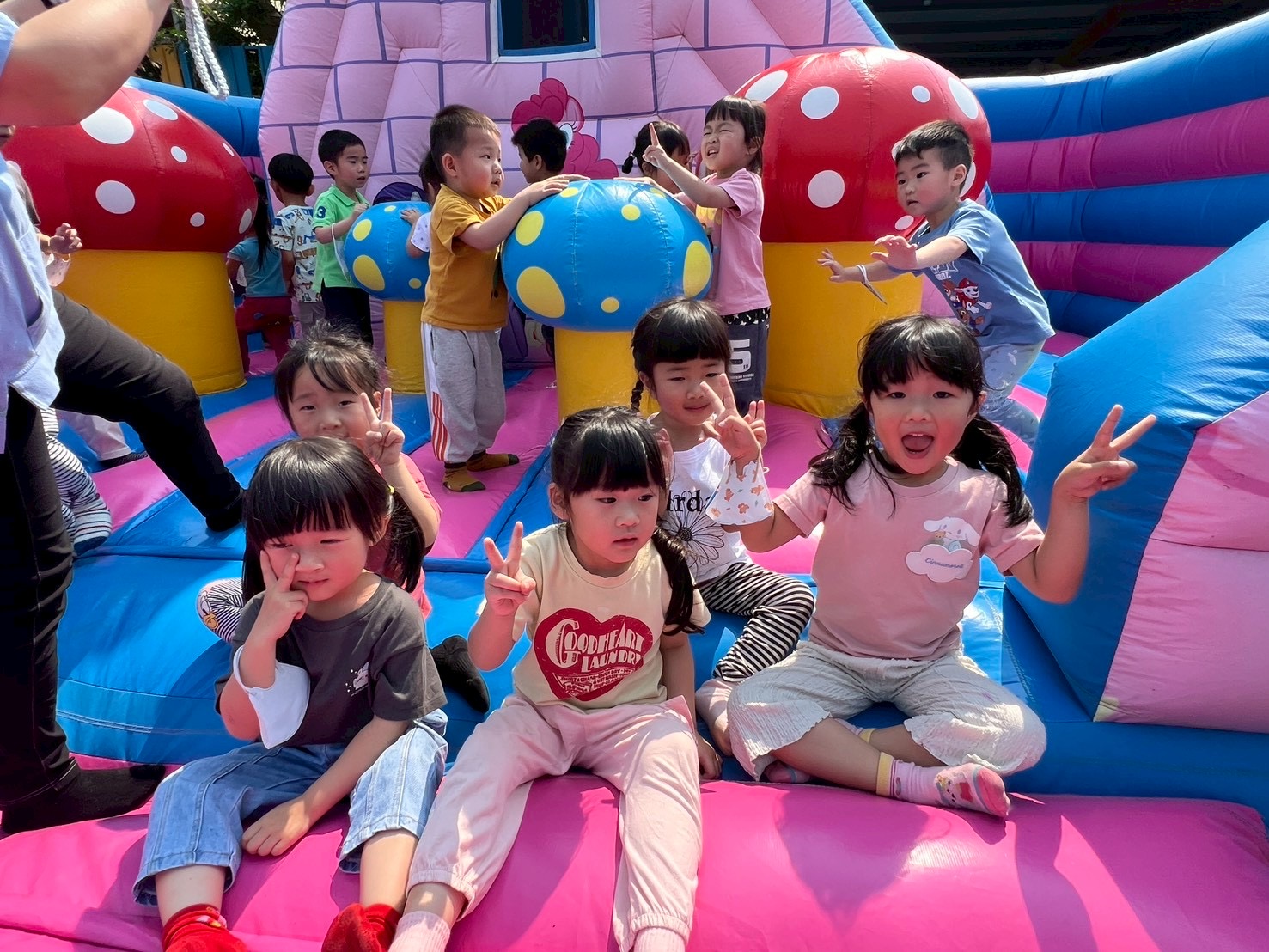 Snoopy115.04.10兒童節氣墊派對