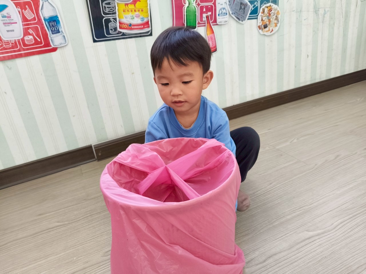 Miffy114.03.21主題活動~我會倒垃圾