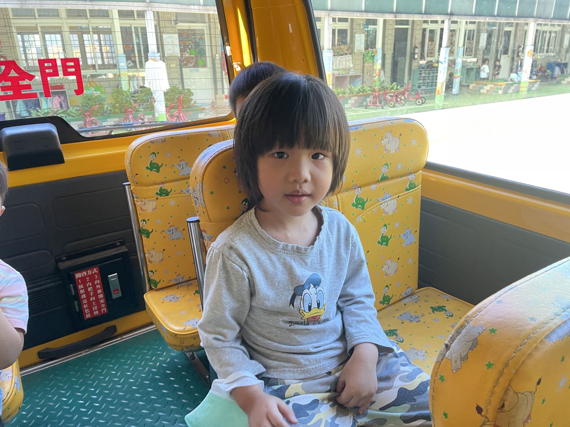 Poli1141107娃娃車安全宣導