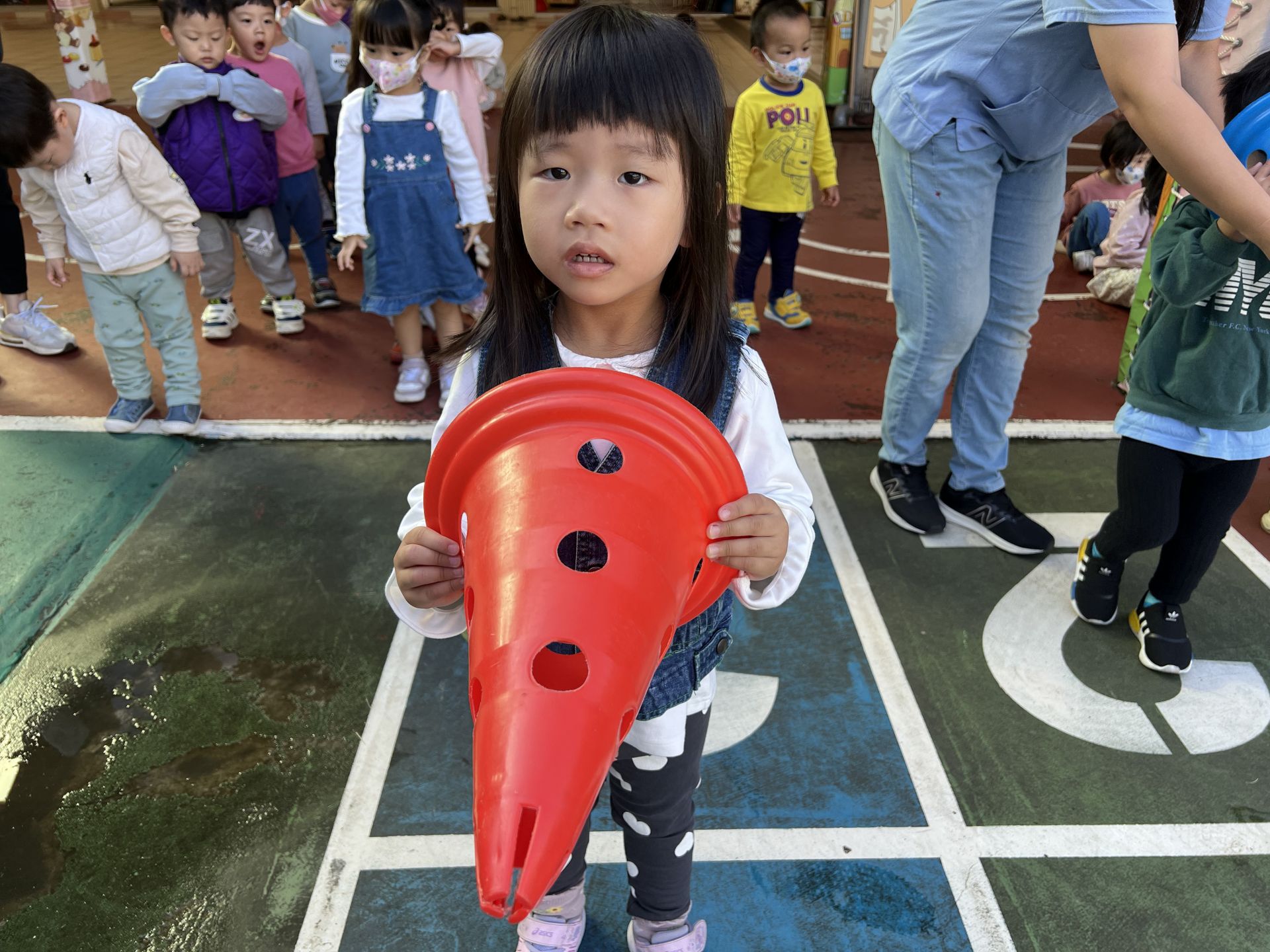 Yoyo-114.11.12晨操活動-三角錐遊戲