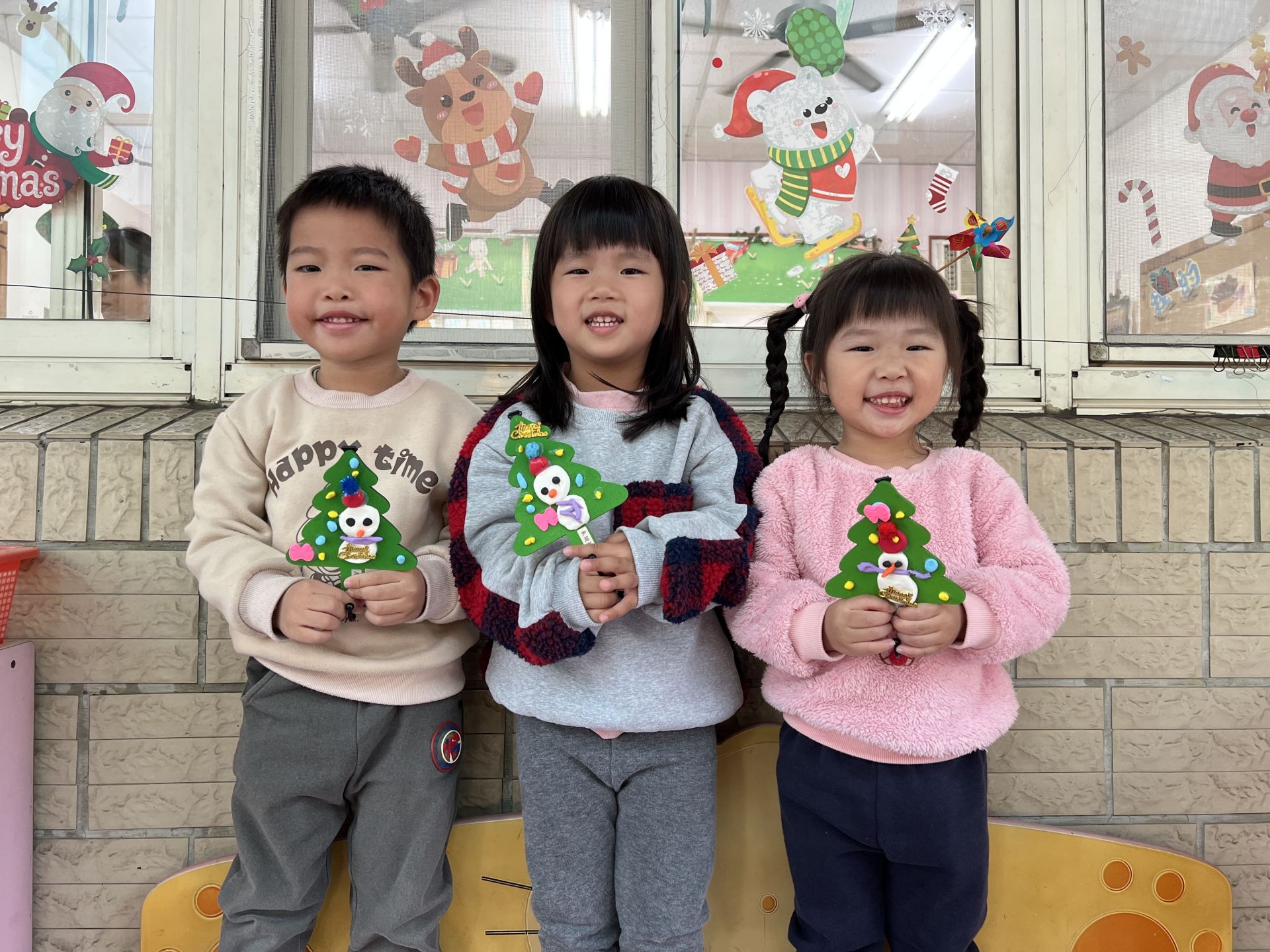 Yoyo-114.12.05聖誕節美術創作