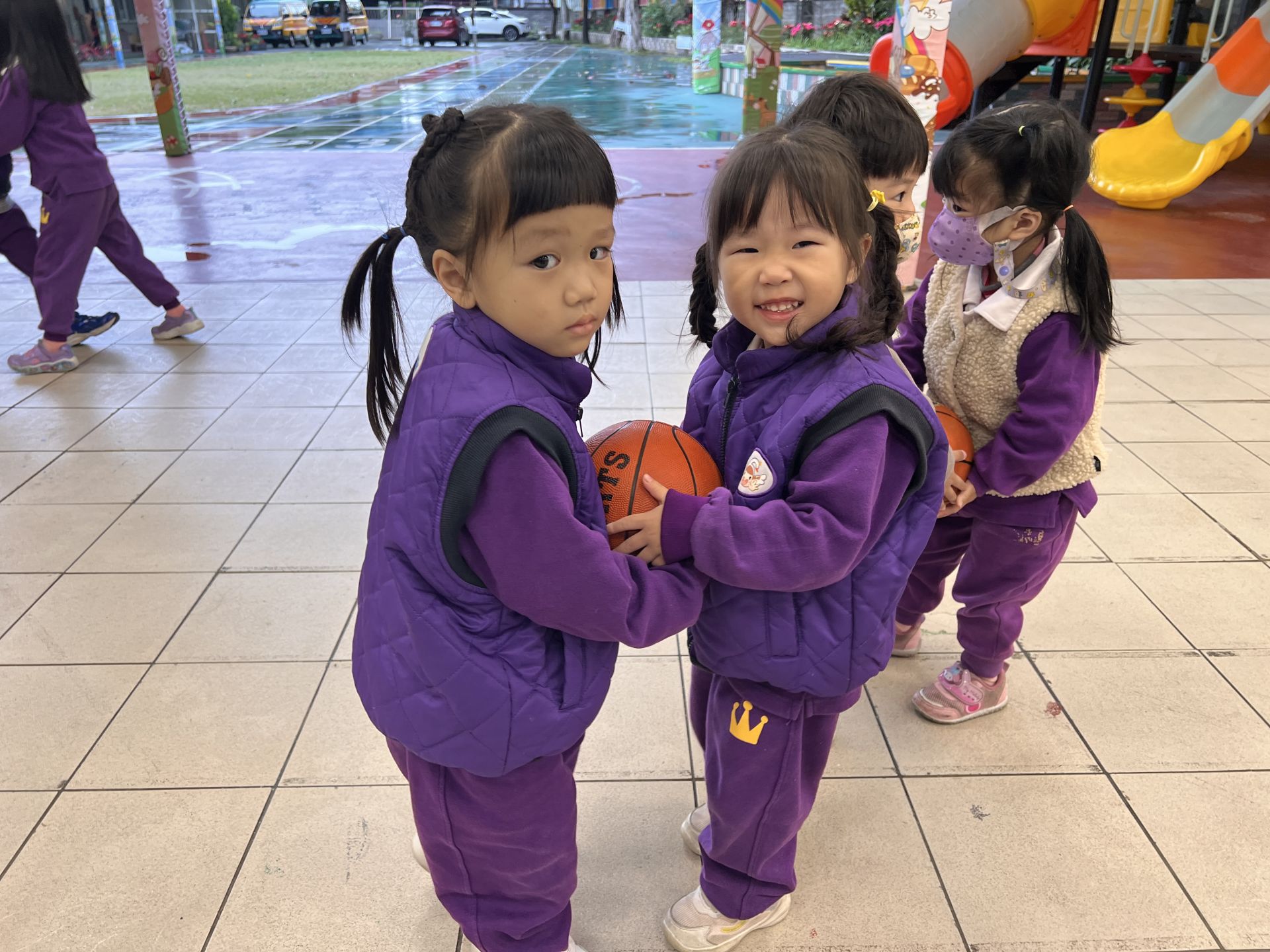 Yoyo-115.01.22晨操活動-抱球