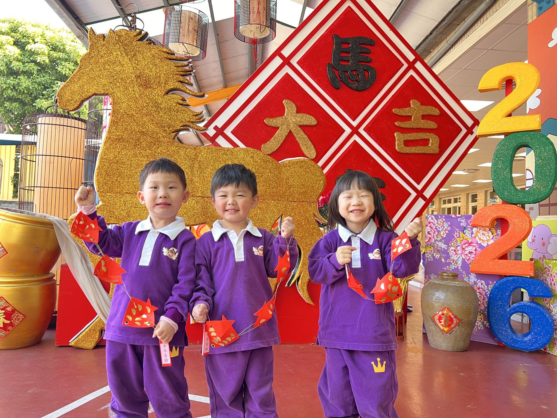 Yoyo-115.02.06年年有餘-美術創作