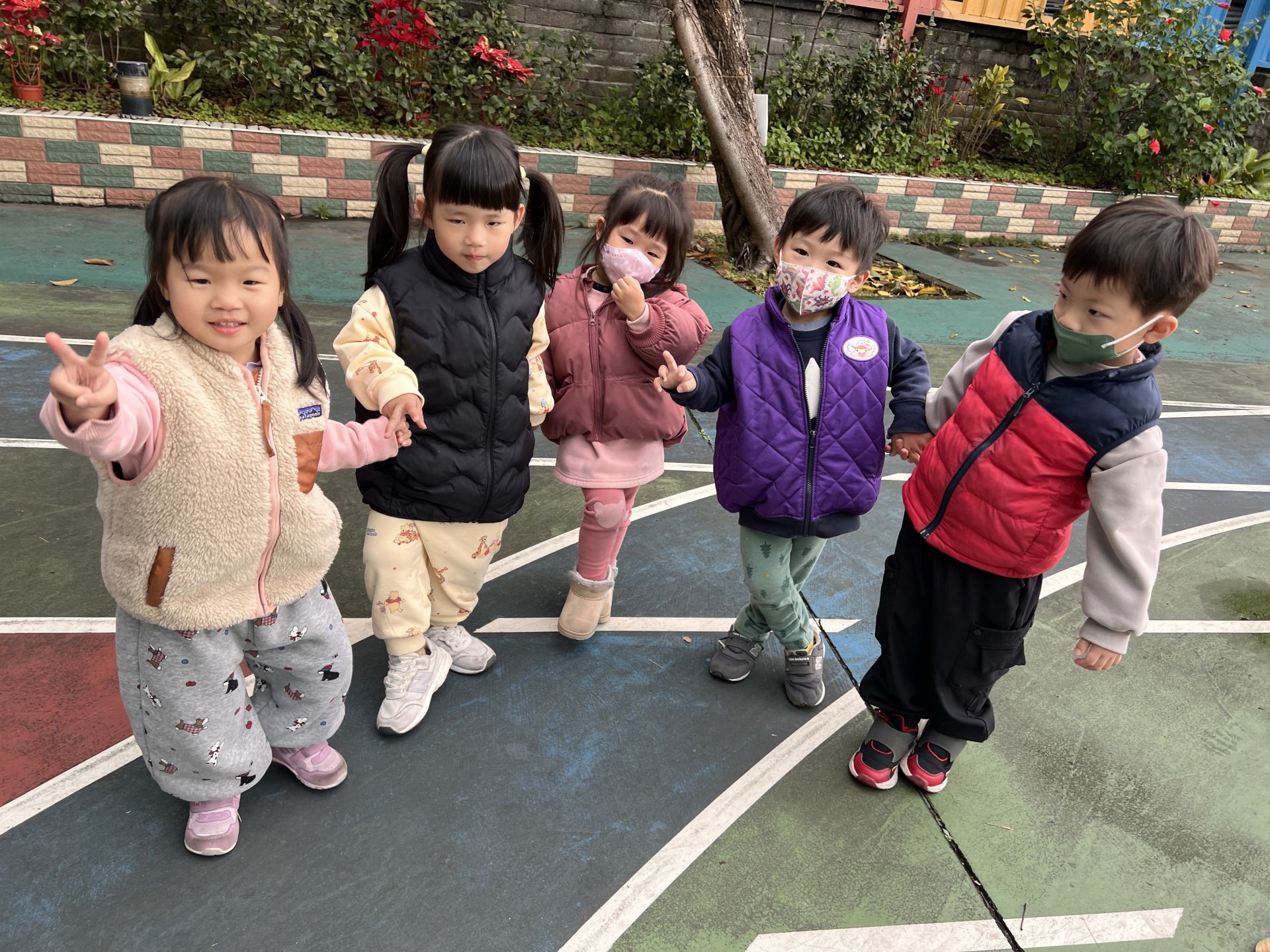 Yoyo-115.03.06戶外活動-散步中