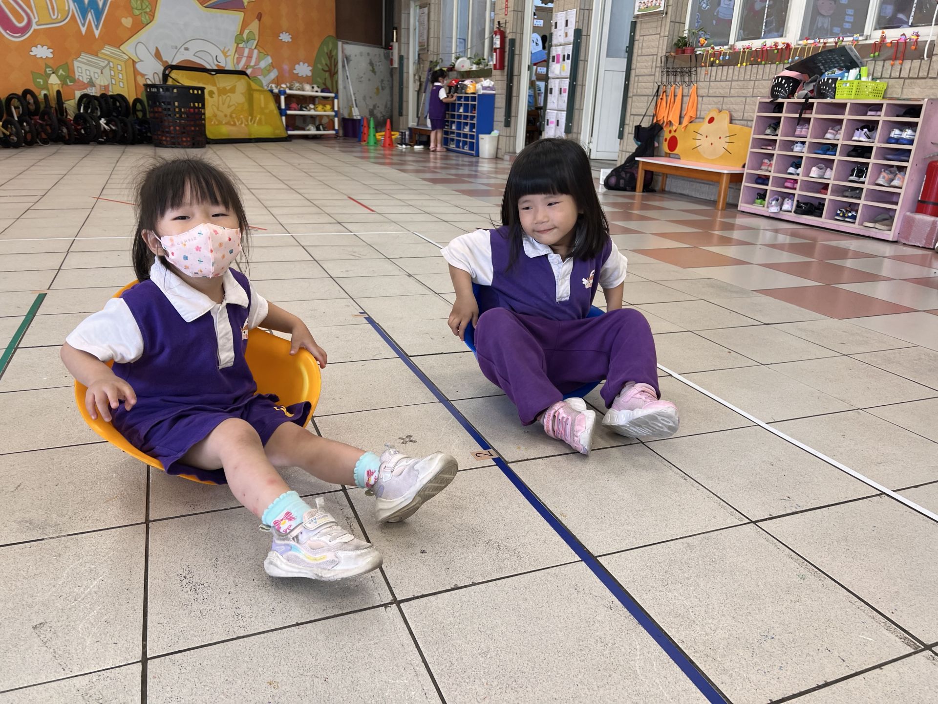 Yoyo-115.04.16大肌肉活動-平衡遊戲