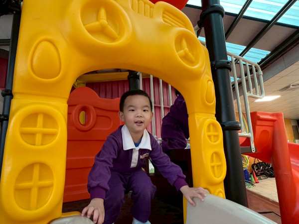 Baby1150330戶外活動-溜滑梯